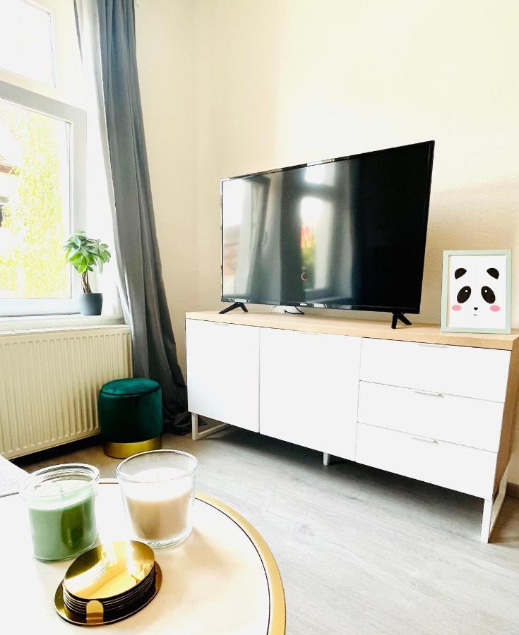 Renoviertes Apartment In Zentraler Lage - Wlan, Smart-Tv, Kuche, Balkon Und Queensize-Bett Fur 4 Gaste Ерфурт Екстер'єр фото